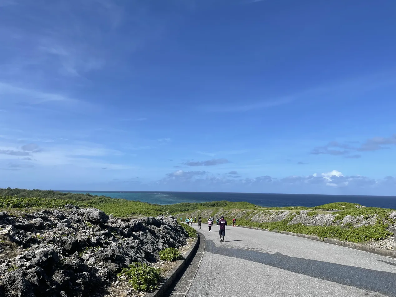 コース風景（岩と緑）